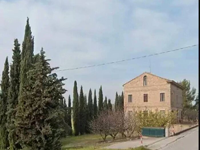 Casa con 6 locali in vendita in Strada Provinciale Campiglionese, Fermo