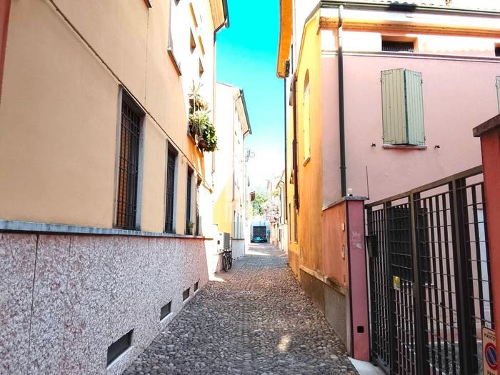 Appartamento con 6 locali in vendita in Via Pietro Frattini, Centro, Mantova