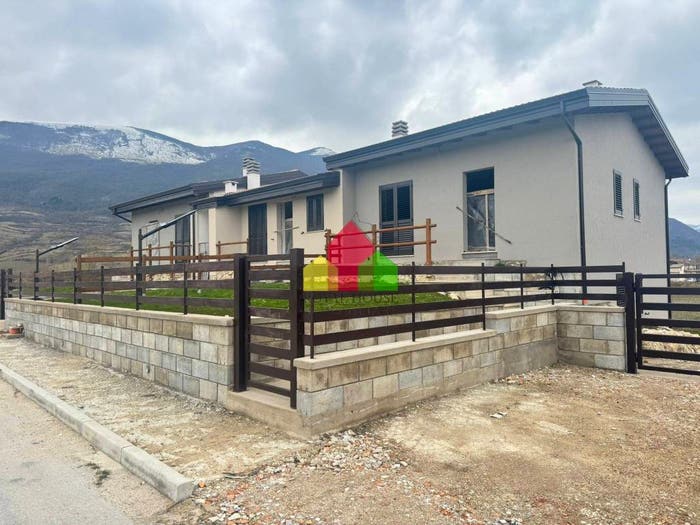 Casa trilocale in vendita in Via Piana Santa Liberata, Centro, Castel di Sangro