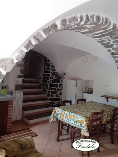 Casa bilocale in vendita in Fivizzano
