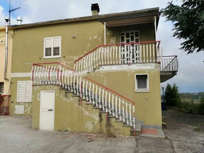 Casa con 6 locali in vendita in Via Guidacerio, Pratora, Tiriolo