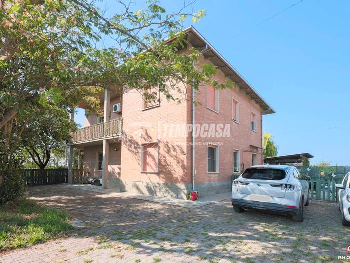 Casa con 6 locali in vendita in Via San Donato, Granarolo dell'Emilia