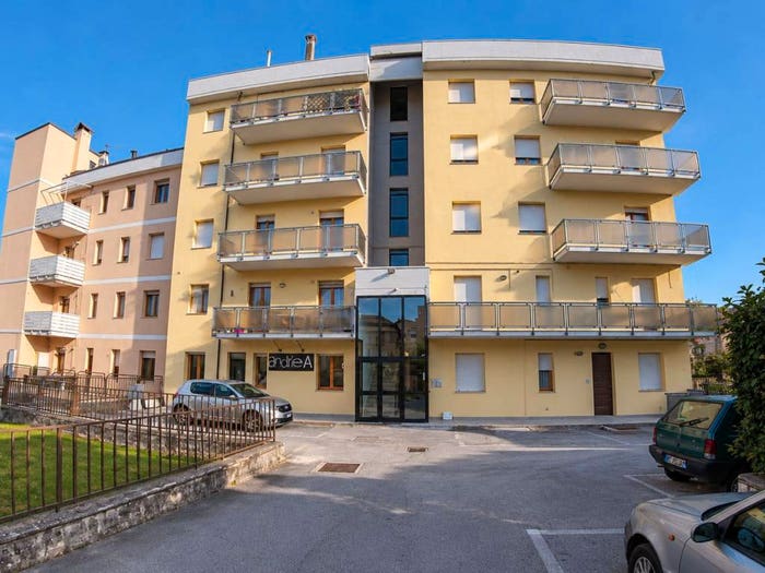 Appartamento trilocale in vendita in Viale Pietro Serafini, Centro, Fabriano