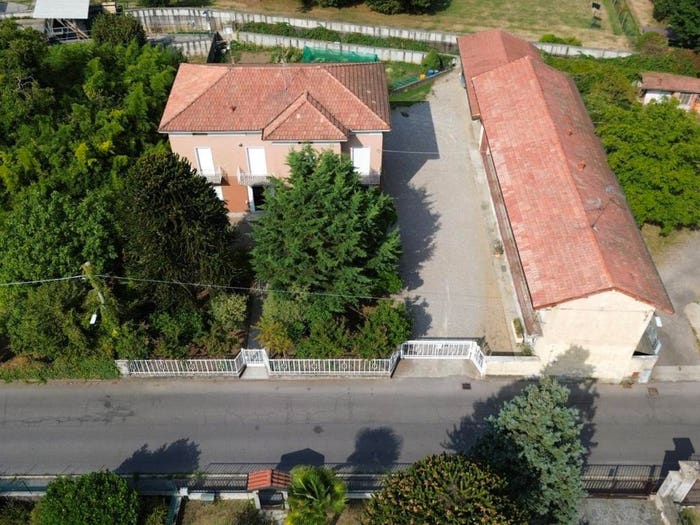 Casa con 6 locali in vendita in Via Trento, Cassano Magnago