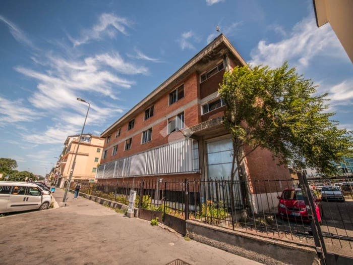 Casa con 6 locali in vendita in Via Giovanni Battista Cassinis, Rogoredo, Milano