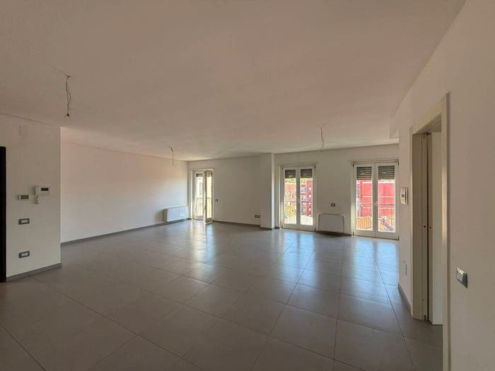 Appartamento quadrilocale in vendita in Via Ponti Rossi, Ponti Rossi, Napoli