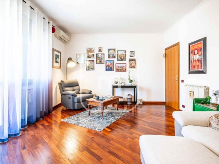 Appartamento quadrilocale in vendita in Via Francesco Giuseppe Bressani, Acilia, Roma