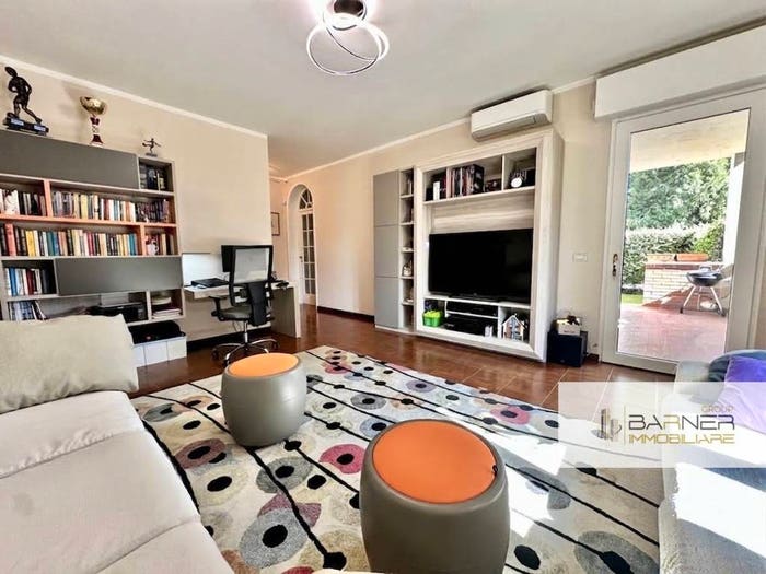 Appartamento con 6 locali in vendita in Via dei Salicchi, San Marco Acquacalda, Lucca