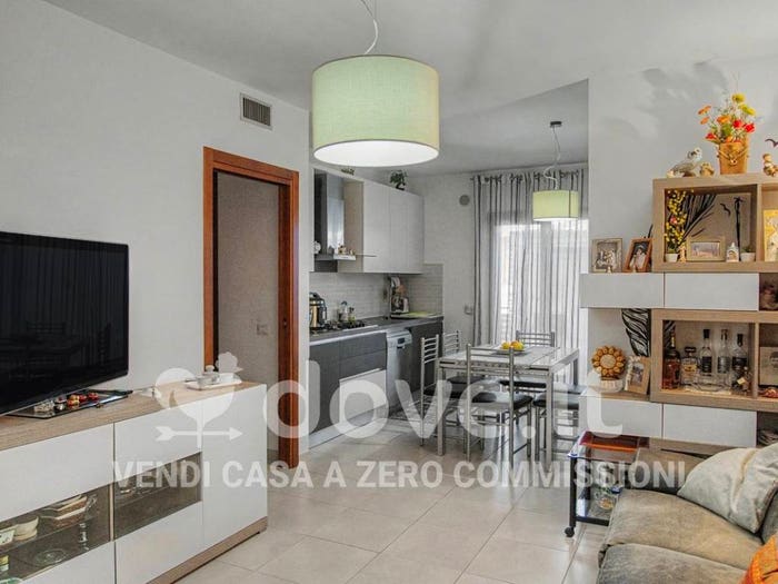 Appartamento trilocale in vendita in Via della Resistenza, Zumpano