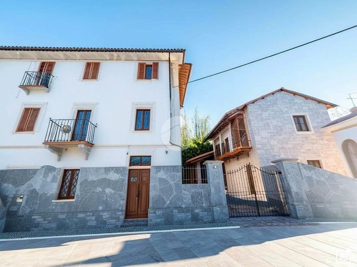 Casa con 6 locali in vendita in Via Trento, Centro, Pavone Canavese