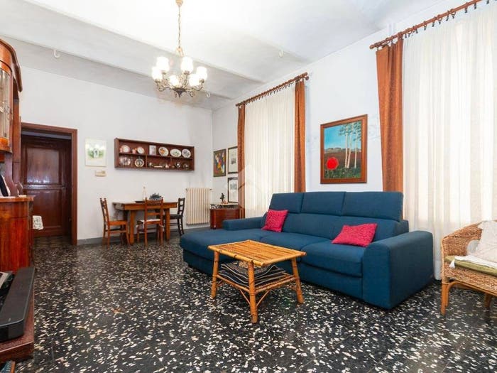 Casa con 6 locali in vendita in Viale Bianco Corrado, Centro, Costigliole d'Asti