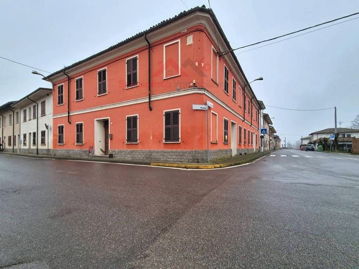 Casa con 6 locali in vendita in Via Roma, Centro, Verretto