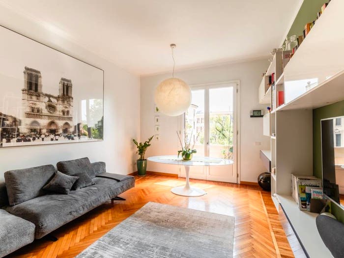 Appartamento trilocale in vendita in Via Urbano III, Carrobbio, Milano
