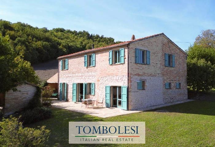 Casa con 5 locali in vendita in Frazione Montesecco, Pergola