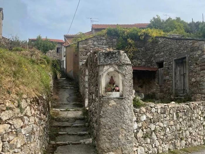 Casa con 6 locali in vendita in Frazione Campore SNC, Campore, Maissana