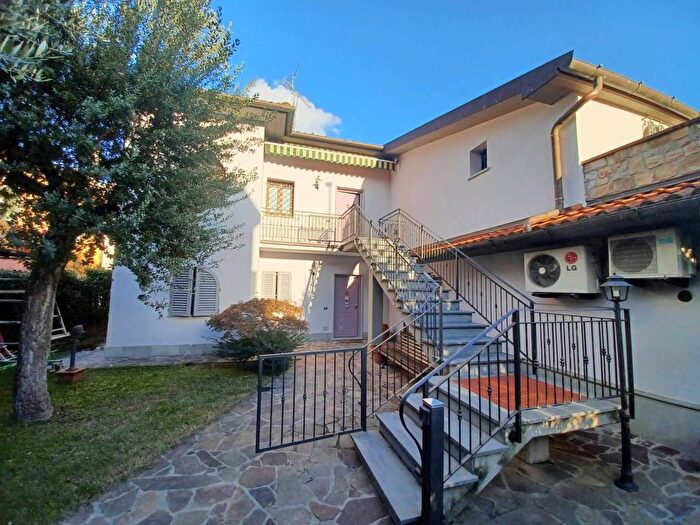 Appartamento con 6 locali in vendita in Serravalle Pistoiese