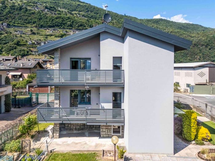 Casa con 6 locali in vendita in Via Ligari, Centro, Morbegno