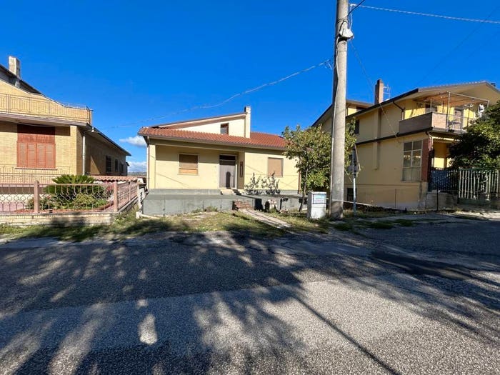 Casa con 6 locali in vendita in Località Maleprandi, Bonito