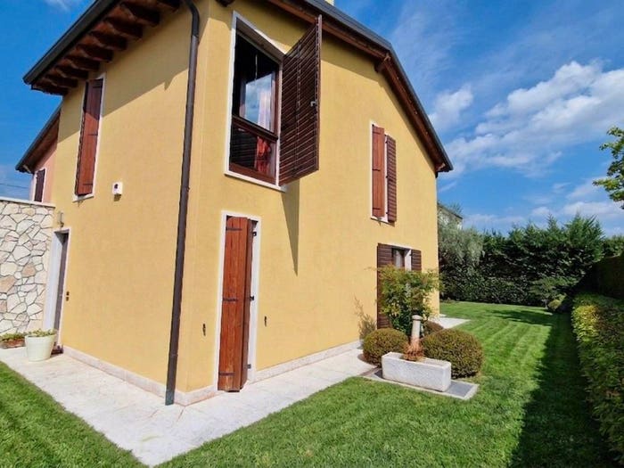 Casa con 6 locali in vendita in Via Donzellino, Colognola Ai Colli