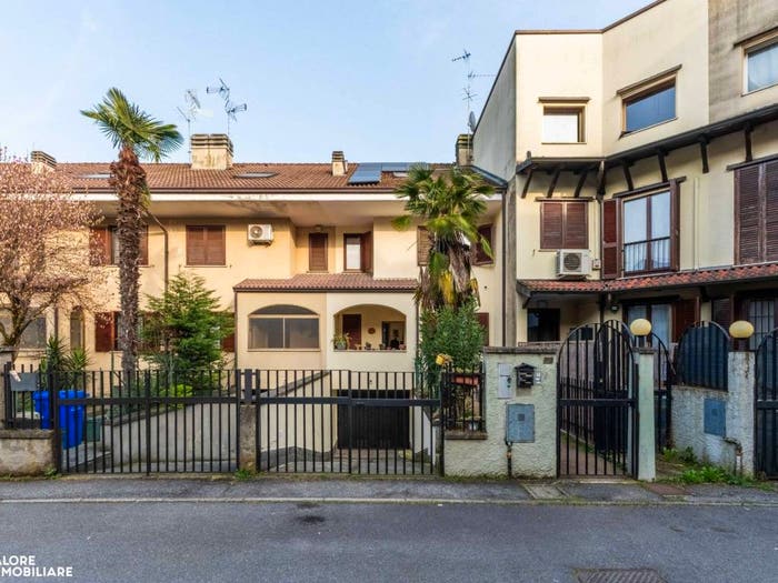 Casa con 5 locali in vendita in Via Roma, Triginto, Mediglia