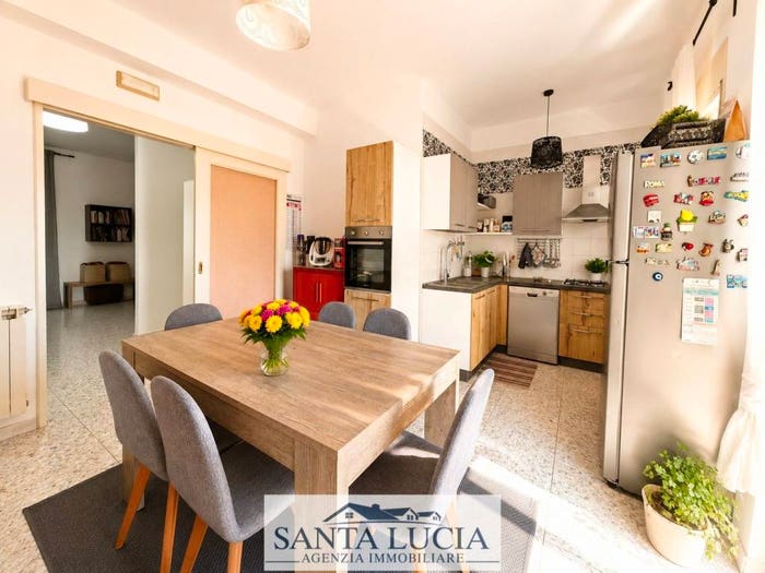 Appartamento con 5 locali in vendita in Via Luigi Pirandello, Canicattì