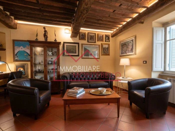Appartamento quadrilocale in vendita in Via Pietro Tabarrani, Camaiore Paese, Camaiore
