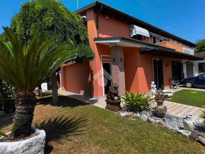 Casa quadrilocale in vendita in Via oasi, Centro, Casale sul Sile