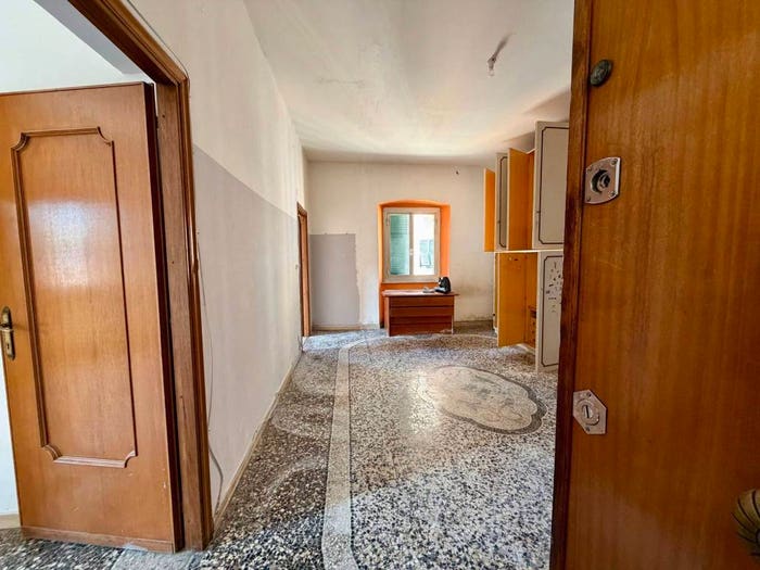 Appartamento quadrilocale in vendita in Via Costantino Reta, Bolzaneto, Genova