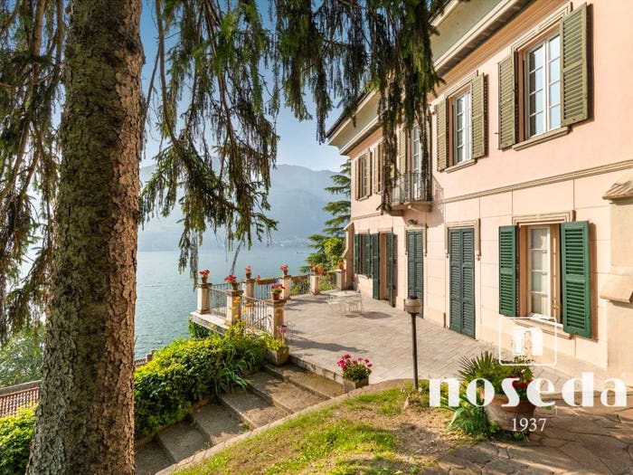 Casa con 6 locali in vendita in Blevio