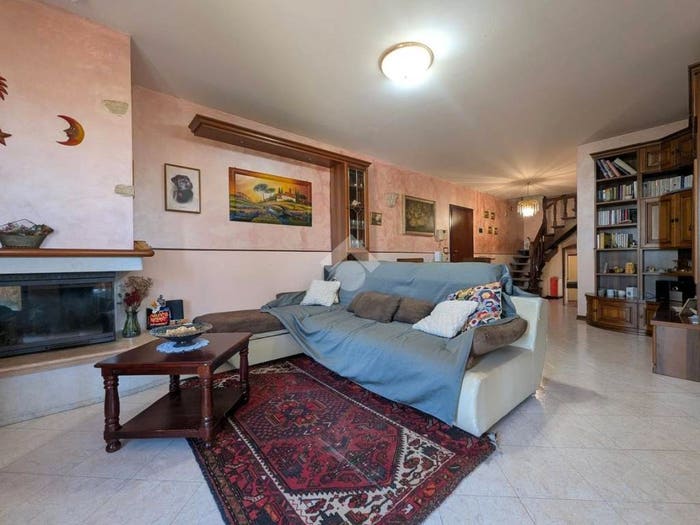 Appartamento con 5 locali in vendita in via Piacentini, Sant'Ilario d'Enza