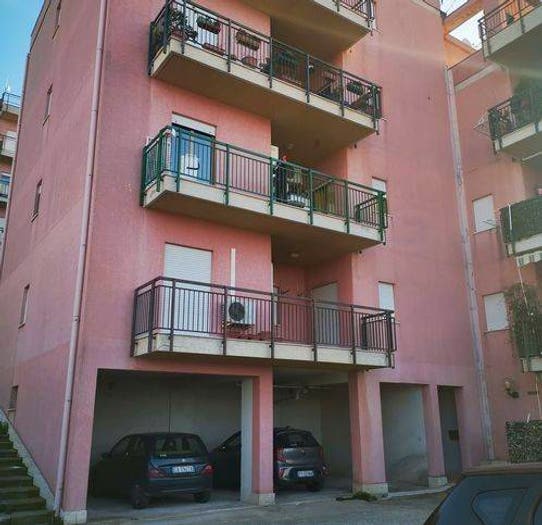 Appartamento con 6 locali in vendita in Contrada Librino, Montelepre