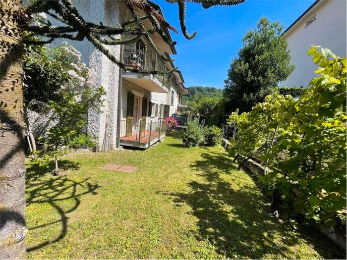 Appartamento trilocale in vendita in Via Valmara snc, Castello di Brianza