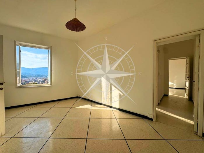 Appartamento trilocale in vendita in Via Privata del Parco Casana, Castello Don Minzoni, Rapallo