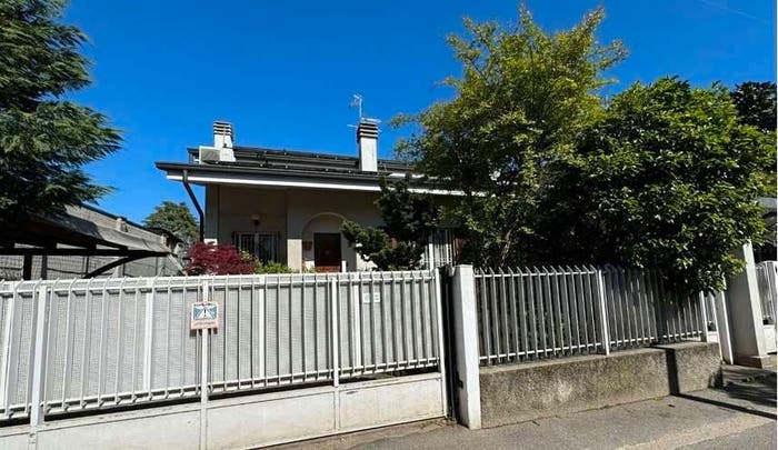Casa con 6 locali in vendita in Via Cesare Lombroso, Cassina Amata, Paderno Dugnano