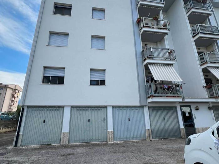 Appartamento con 5 locali in vendita in Via Luigi Einaudi, Rieti