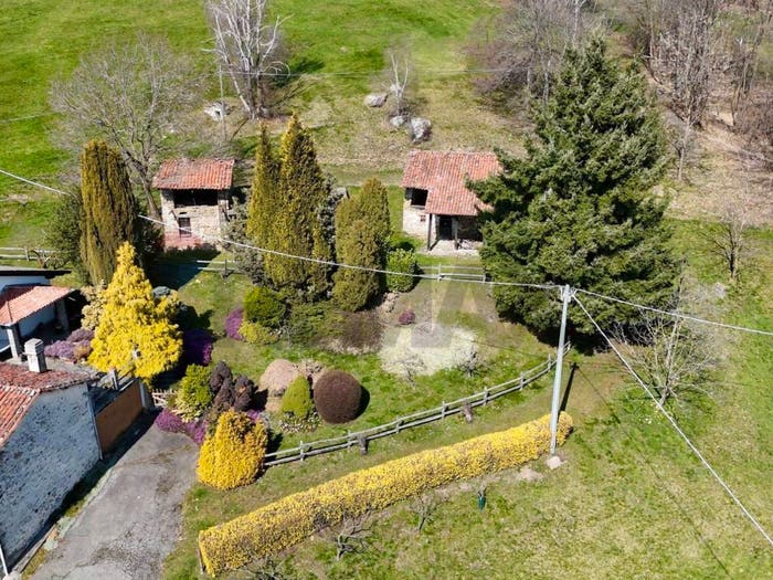 Casa quadrilocale in vendita in Regione Bagni, Netro