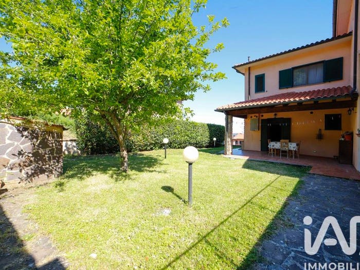 Casa con 6 locali in vendita in Via delle orchidee, Centro, Arcidosso