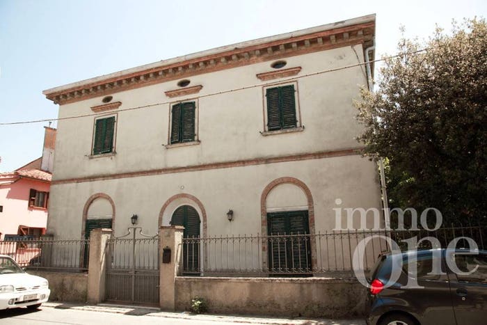 Casa con 6 locali in vendita in via roma, Centro, Cascina