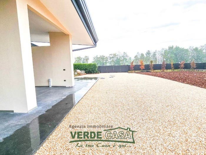 Casa con 6 locali in vendita in via Trevigiana, Altivole