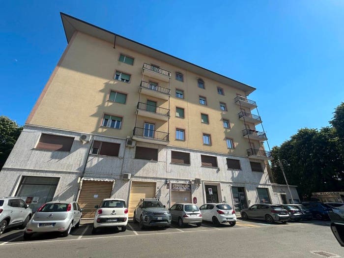 Appartamento quadrilocale in vendita in Piazza Giacomo Matteotti, Centro, Acqui Terme