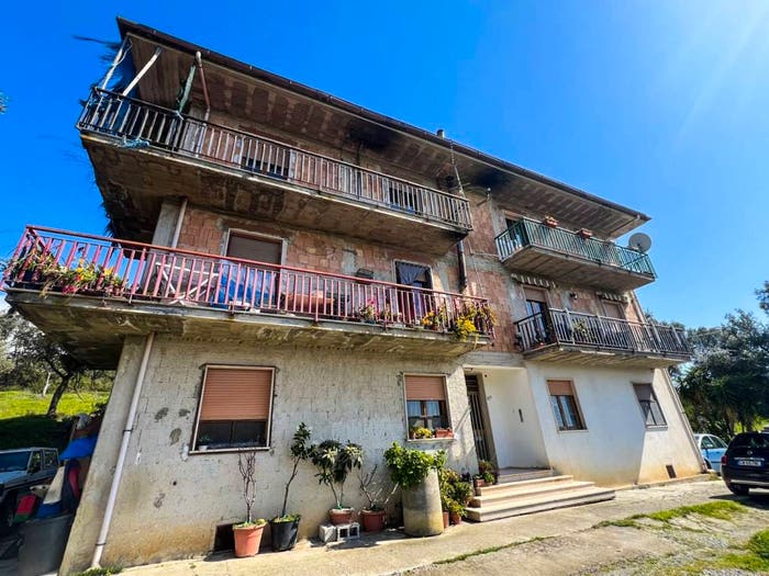 Casa con 6 locali in vendita in Contrada Molinaro, Vibonati