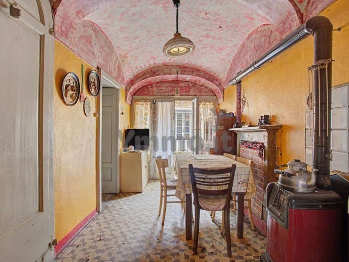 Casa con 6 locali in vendita in Via Libertà, Centro, Casalzuigno