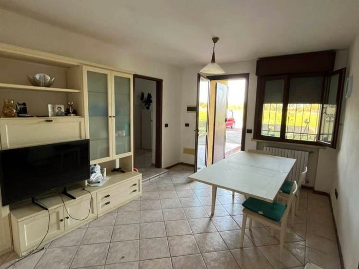 Appartamento con 6 locali in vendita in Codisotto, Luzzara