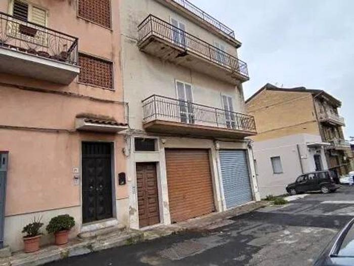 Casa con 6 locali in vendita in Via Madonna Del Piano No Number, Grammichele