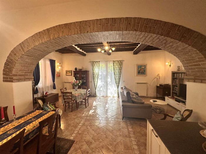 Casa con 6 locali in vendita in Campiglia Marittima