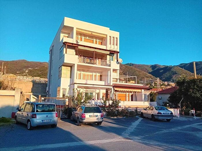 Appartamento trilocale in vendita in Largo Dogana, Centro, Paola
