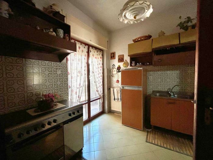 Appartamento quadrilocale in vendita in Via Carlo V, Centro Storico, Catanzaro