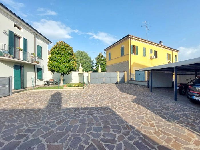 Appartamento quadrilocale in vendita in Centro, Guastalla
