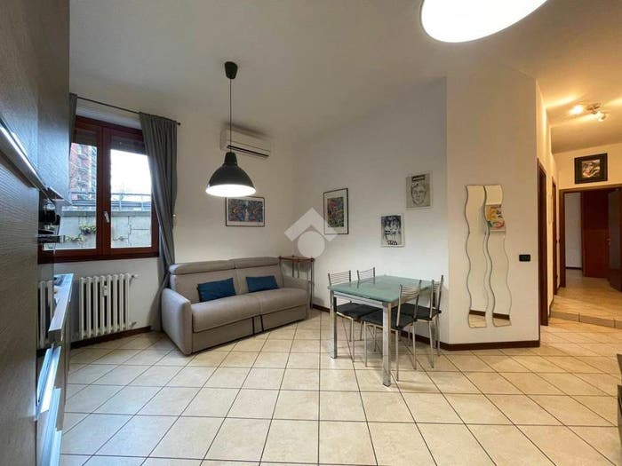 Appartamento trilocale in vendita in Via Giovanni Schiavoni, Famagosta, Milano