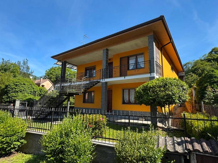 Casa con 6 locali in vendita in Via Cesare Battisti, Beura, BeuraCardezza